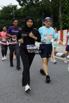 Runner Photo 4303171