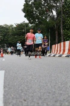 Runner Photo 4303188