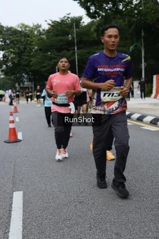Runner Photo 4303189