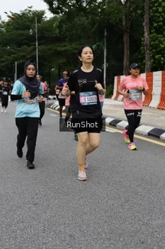 Runner Photo 4303195