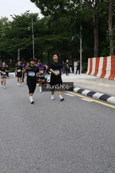 Runner Photo 4303196
