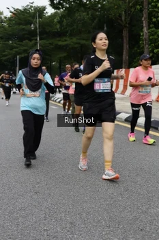 Runner Photo 4303197