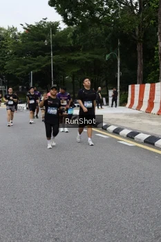 Runner Photo 4303199