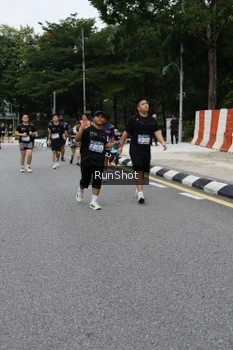 Runner Photo 4303202