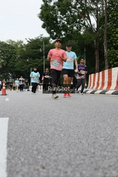 Runner Photo 4303206
