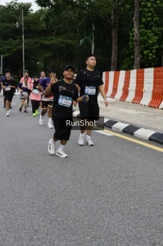 Runner Photo 4303207