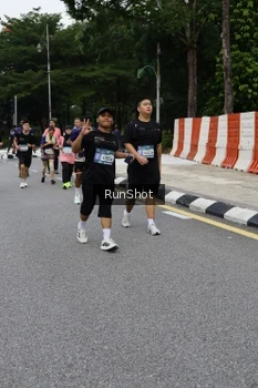 Runner Photo 4303212