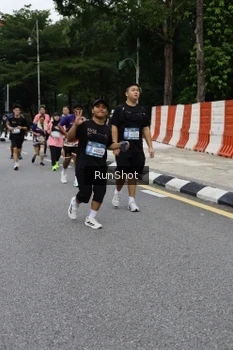 Runner Photo 4303216