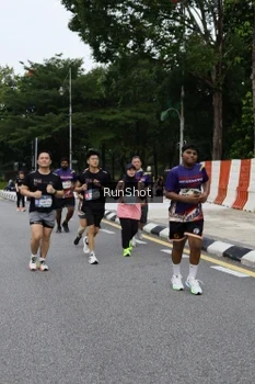 Runner Photo 4303217