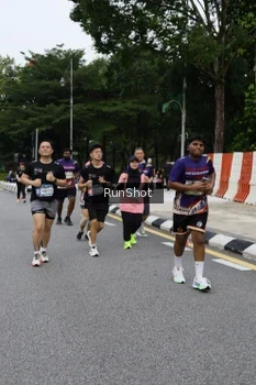 Runner Photo 4303222