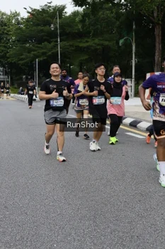 Runner Photo 4303223
