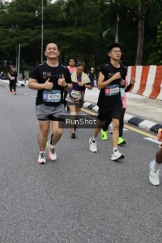 Runner Photo 4303226
