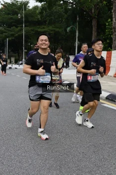 Runner Photo 4303230