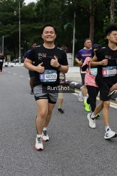 Runner Photo 4303232