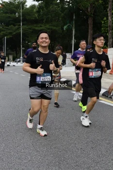 Runner Photo 4303233
