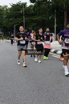 Runner Photo 4303237