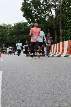 Runner Photo 4303239