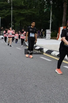 Runner Photo 4303246