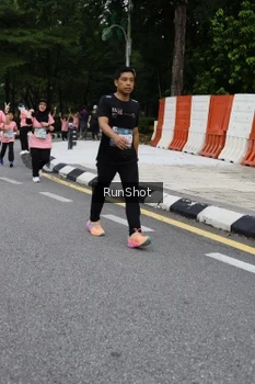 Runner Photo 4303250