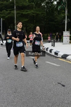 Runner Photo 4303282