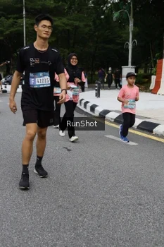 Runner Photo 4303285