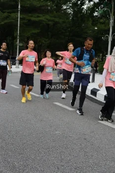 Runner Photo 4303305