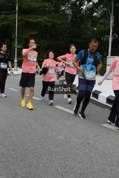 Runner Photo 4303312