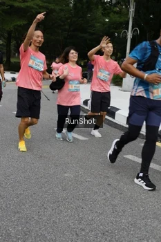 Runner Photo 4303315
