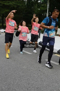 Runner Photo 4303325