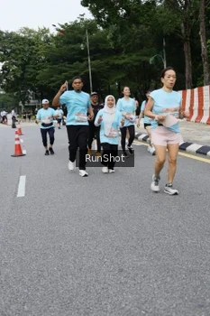 Runner Photo 4303330