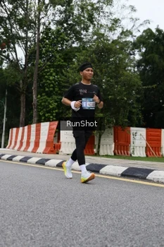 Runner Photo 4303334