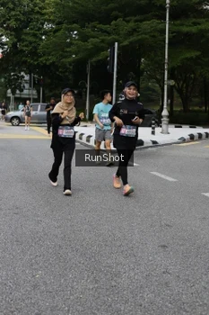 Runner Photo 4303338
