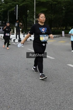 Runner Photo 4303341