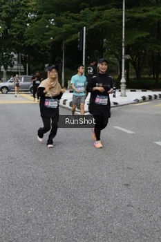 Runner Photo 4303345