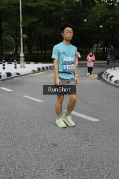 Runner Photo 4303348