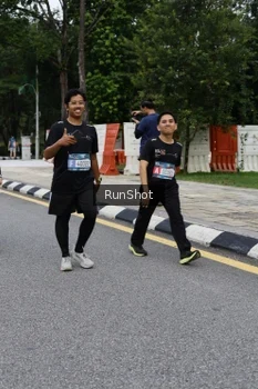 Runner Photo 4303351