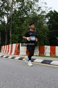 Runner Photo 4303352