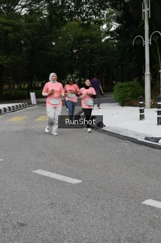 Runner Photo 4303353