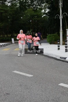 Runner Photo 4303357