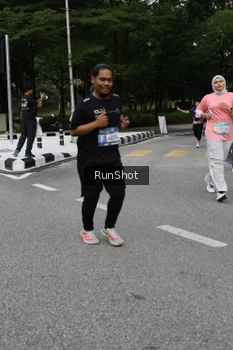 Runner Photo 4303358