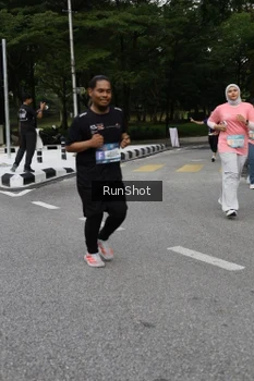 Runner Photo 4303359