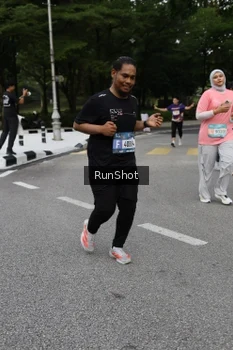 Runner Photo 4303361