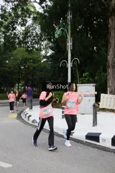 Runner Photo 4303366
