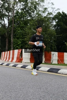 Runner Photo 4303367