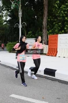Runner Photo 4303370