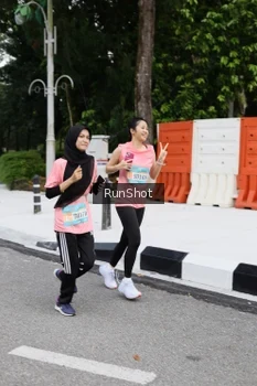 Runner Photo 4303372