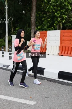 Runner Photo 4303373