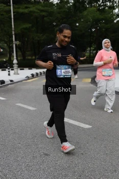 Runner Photo 4303374