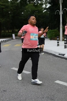 Runner Photo 4303381