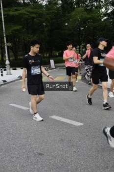 Runner Photo 4303383